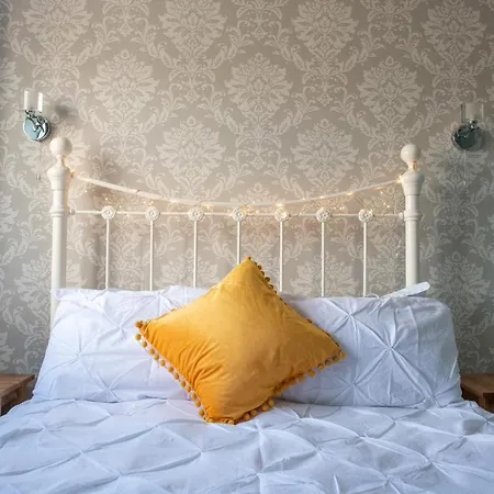 Clovelly Guest House-3