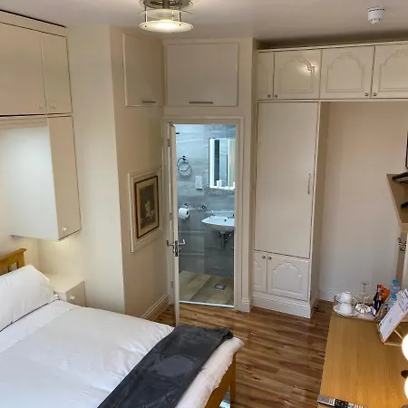 Chatsworth Guest House-3