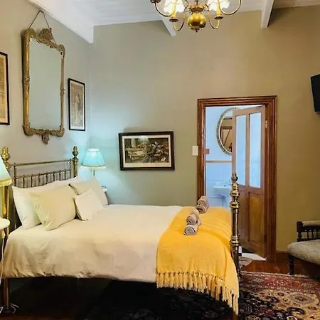 Lord Carnarvon Small Hotel-3
