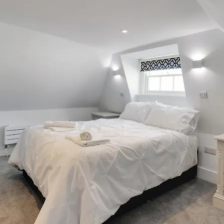 Master Accommodation Suite 4 Attic Room-2