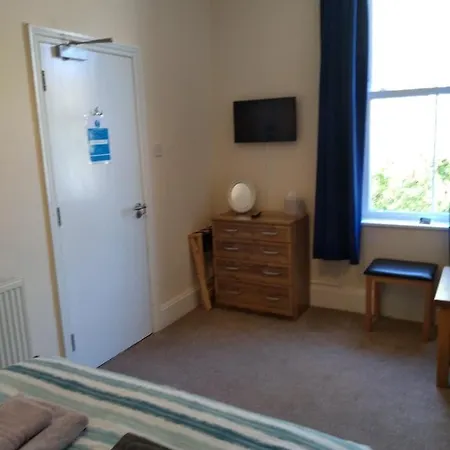 Tirionfa Guest House-2