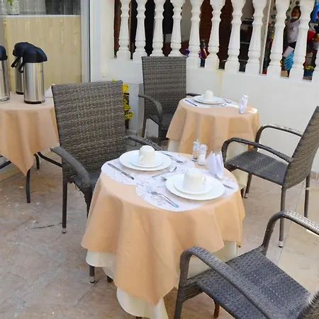Hostal Marbella 47-3