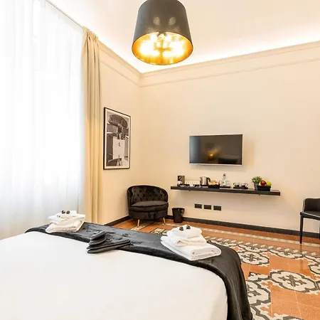 Foresteria Di Piazza Cavour - Luxury Suites & Guest House-3