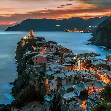 Santa Marta Rooms - Vernazza-3