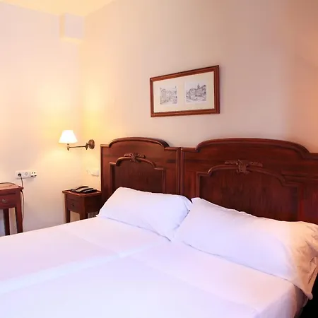 Hostal Antxitonea-3