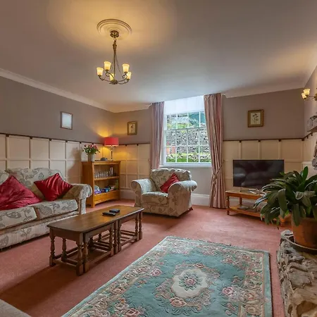 Stratton Gardens-2