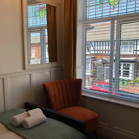 Cloves Boutique Bed & Breakfast-2