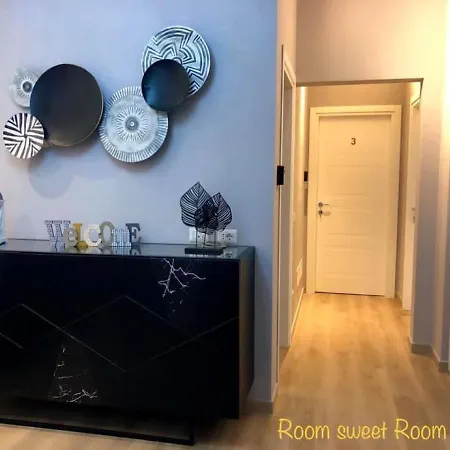 Room Sweet Room 2-2