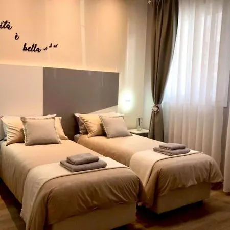 Room Sweet Room 2-2