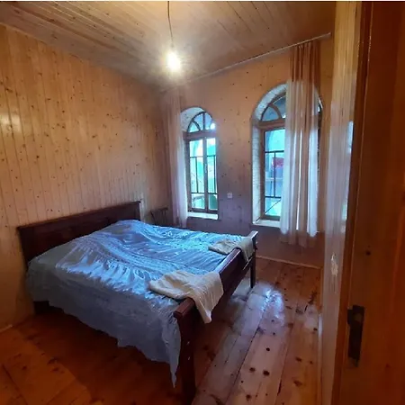 Nino & Tarzan Guesthouse-2
