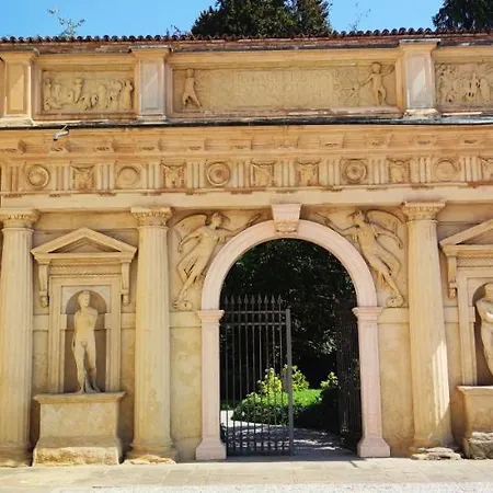 Palazzo Mantua Benavides Suites&Apartments-3