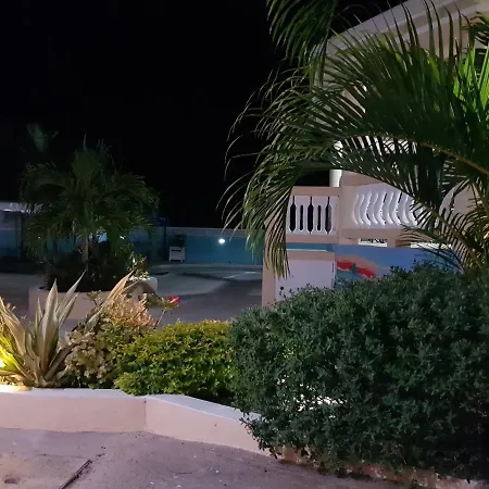 Cool Breeze Discovery Bay-2