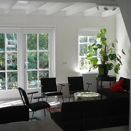 Gina's garden house-2
