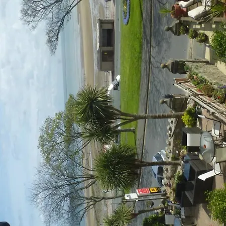 Whitehall Guest House-3