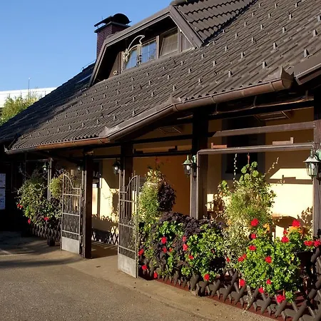 Crni Baron Pension Black Baron-3