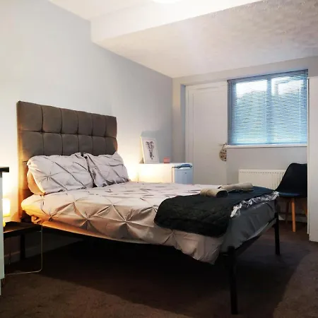 Bankwell Guest House-2