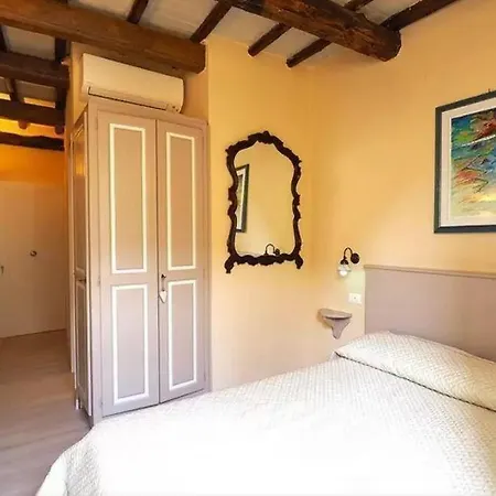 Ricky Rooms-2