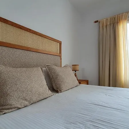 Sarakiniko Rooms-3