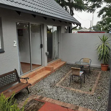 St Michelle Guest Lodge & Hydro Retreat-2