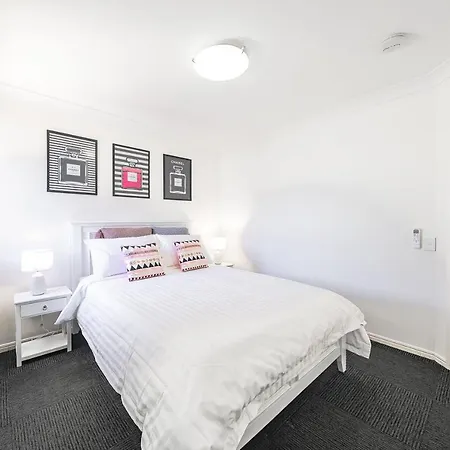Calamvale Business Or Holiday Like Home-3