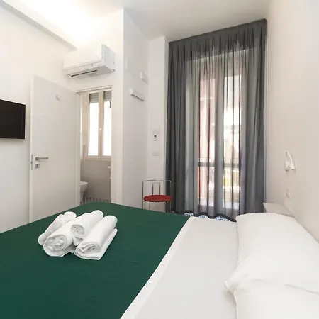 Seven Rooms-2