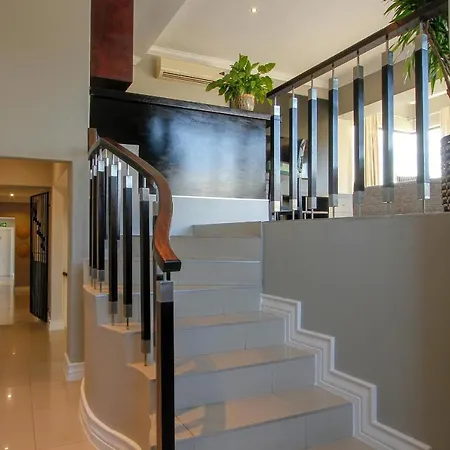 Sanchia Luxury Guest House-3