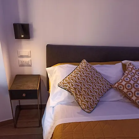 Al Porto 61 - Rooms For Rent-3