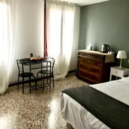 Venice And Venice Apartments - Private Rooms In Shared Apartment-3