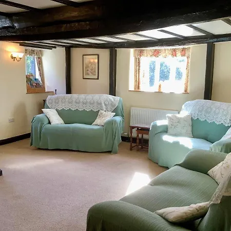 The Barn And Pinn Cottage-3