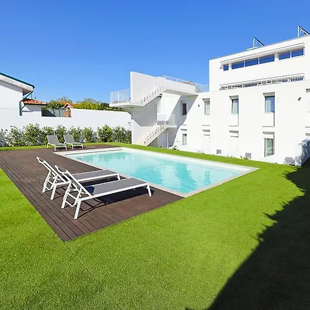 Uporto House Residence-3
