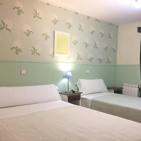 Hostal La Vera-3