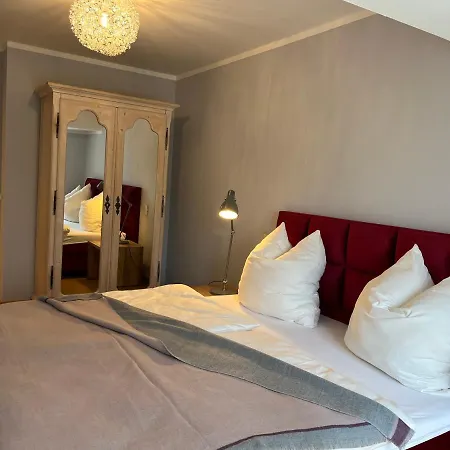 Gästezimmer in herrschaftlicher Villa-2