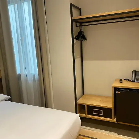 Fontanella By Bcn Urban Rooms-3