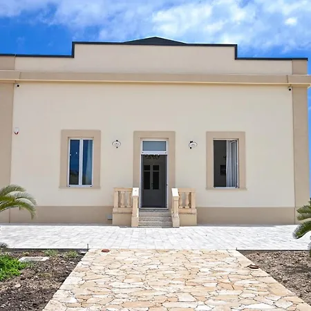 Dimora Savarino Villa con Piscina-3