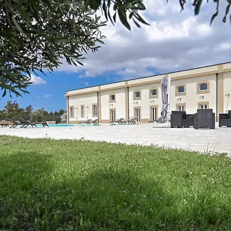 Dimora Savarino Villa con Piscina-2