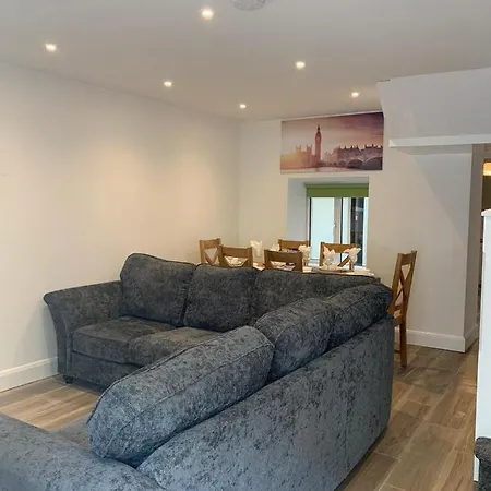 Eyre Square Lane Budget Rooms-2