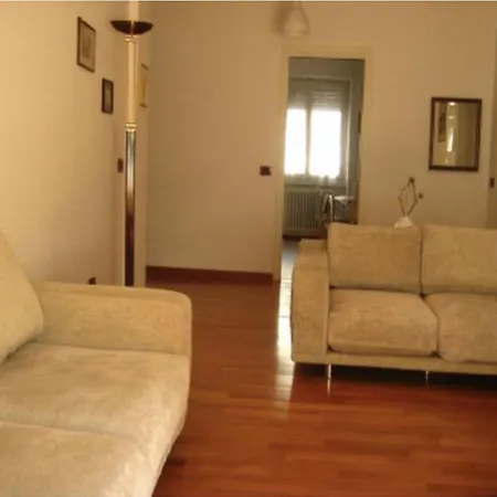 camera in via Tolstoi-3