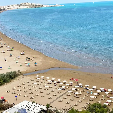 Sant'Elia Deluxe Rooms-2
