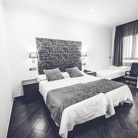 Hostal Sol Los Angeles-3