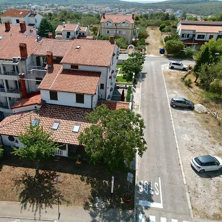 Linc Rooms & Apartments-3