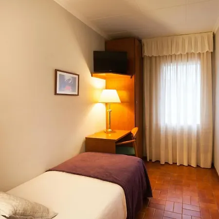 Hostal Restaurant Roma-3