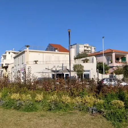 La Promenade Rooms & Suites-3