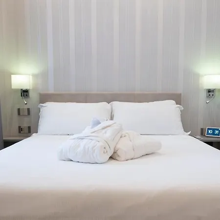 Varese Suites-2