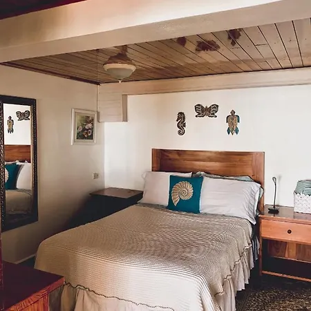 Coibahouse Ocean Front Eco-Stay-2