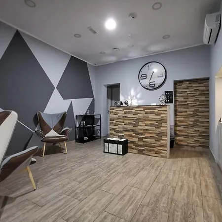 Re Carlo Rooms-2