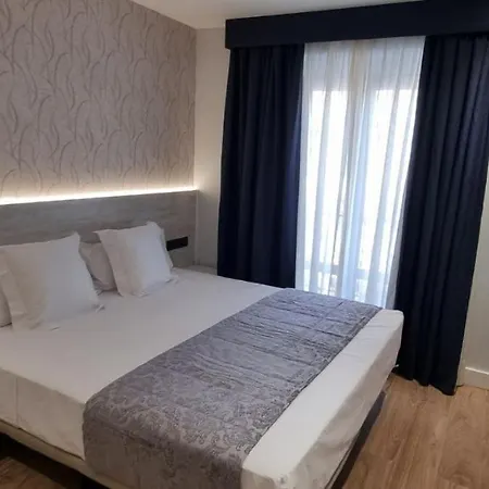 Ch La Petite Maison - Boutique - Madrid-3