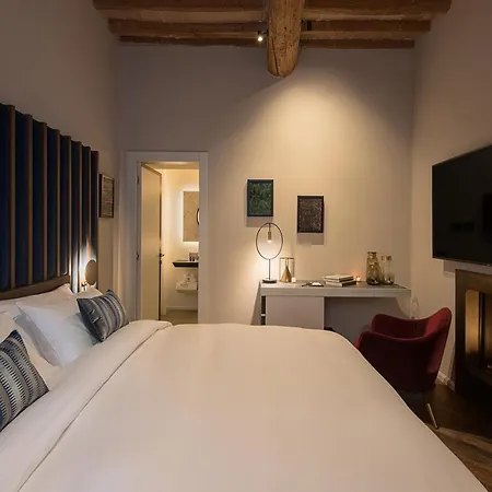 Times Suites - Guesthouse - Etruria Collection-2