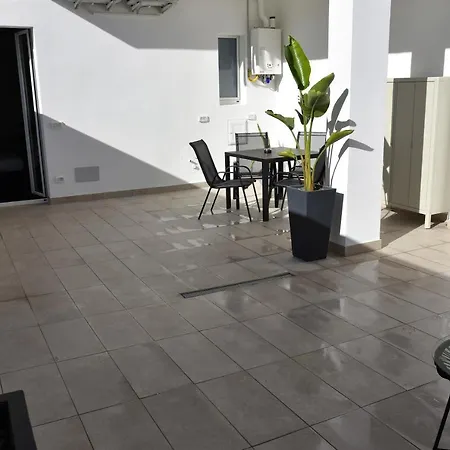 Gl Rooms And Apartments-2