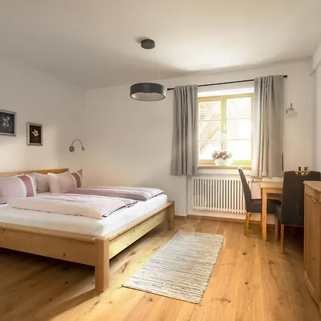 Bernhardhof - Pension, Guest-House & Apartments-3