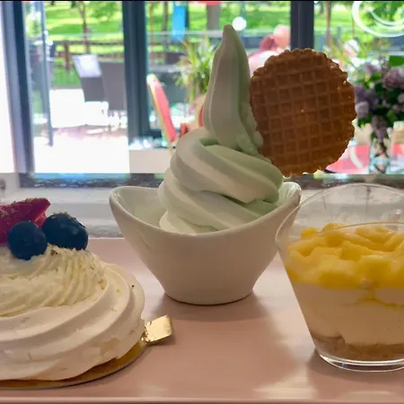 Cafe De La Creme-2